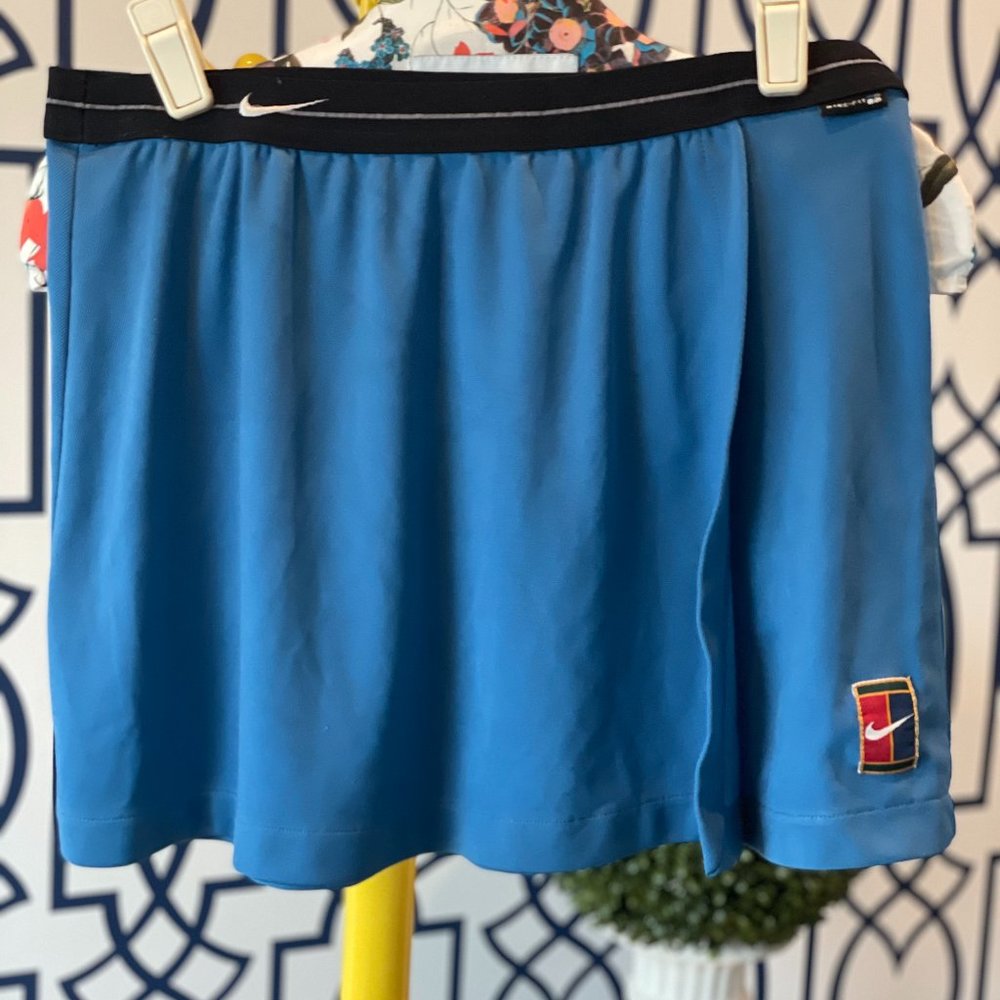 Blue Nike tennis skirt (sz M)